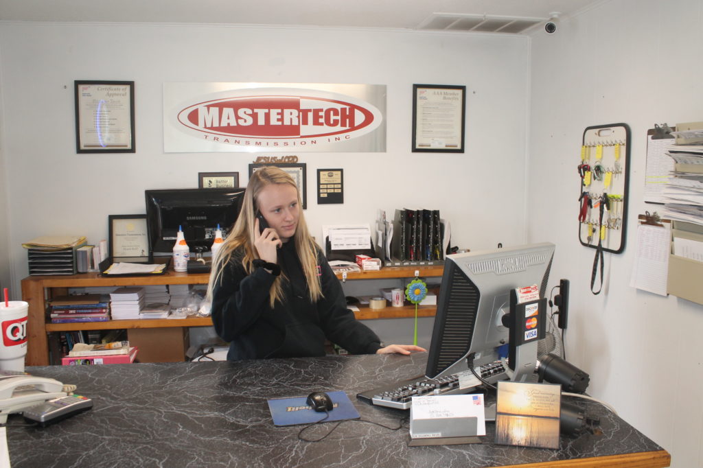Mastertech receptionist